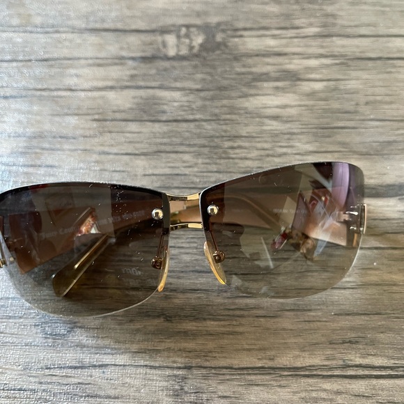 Juicy Couture Accessories - EUC: Brown tint Juicy Couture sunglasses.